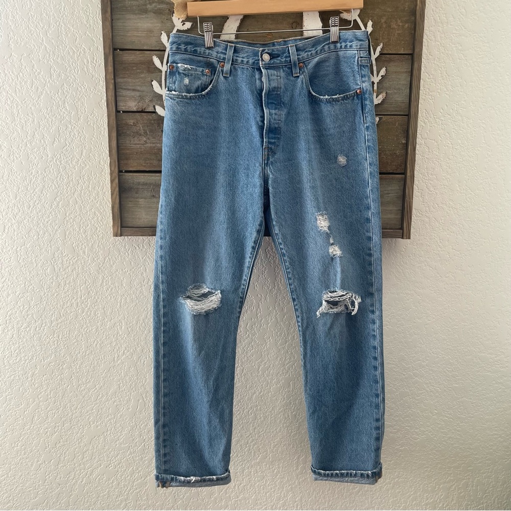 Levi’s 501 distressed premium cotton denim jeans size 31
